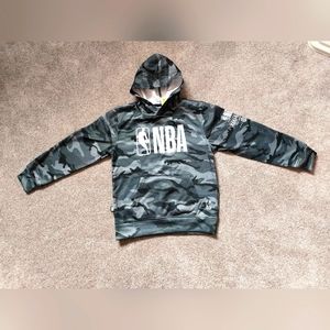 New without tags NBA boys Camo pullover hoodie size M (10-12)